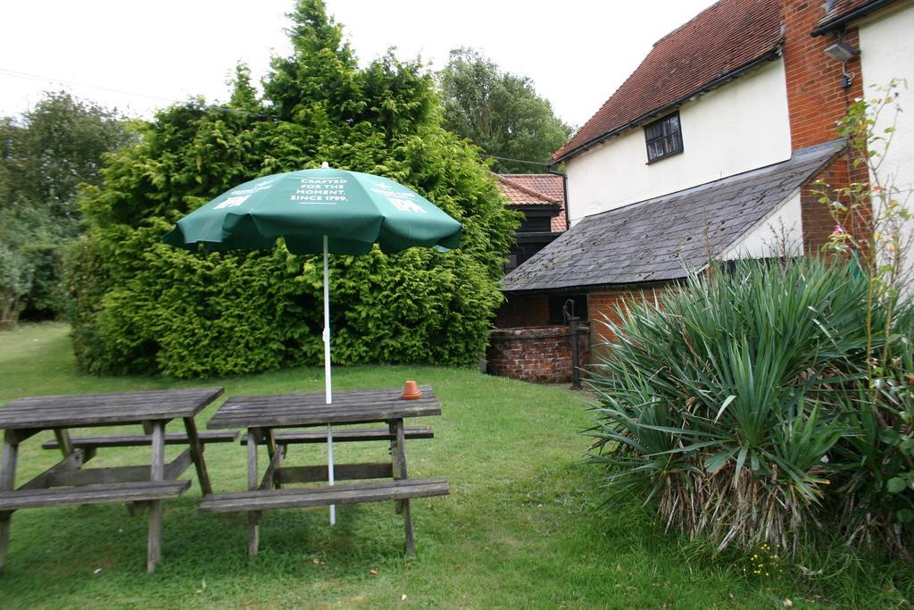 Farmhouse Inn Thaxted Exterior foto